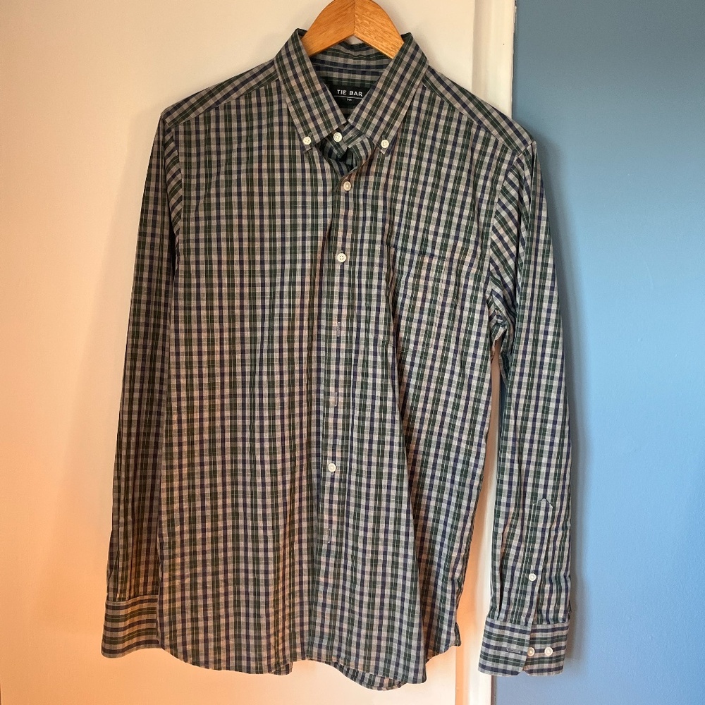 The Tie Bar Mens button down shirt. Small, Trim fit. Micro-plaid Green/Blue/Gray